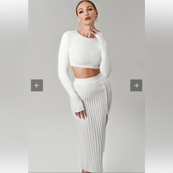 HIGH SLIT LONG SLEEVE PLEATED KNIT SWEATER AND SKIRT MATCHING SET - MILKY WHITE. - Picture 14 of 16